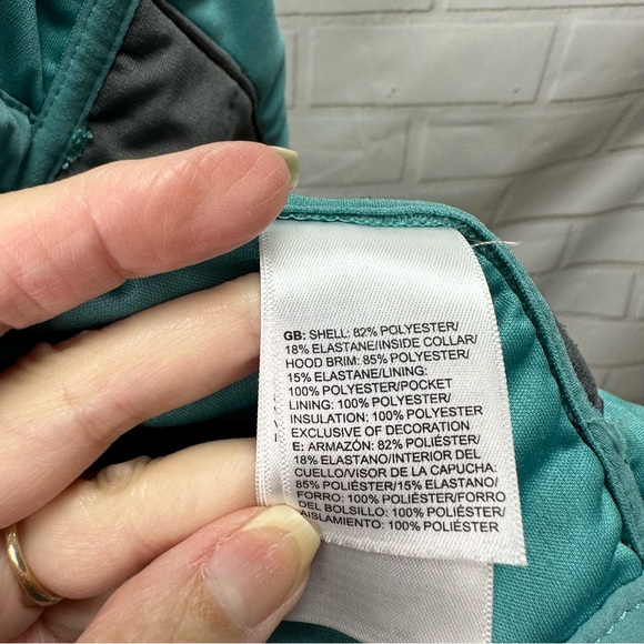 The North Face ColorBlock Jacket - Picture 12 of 12